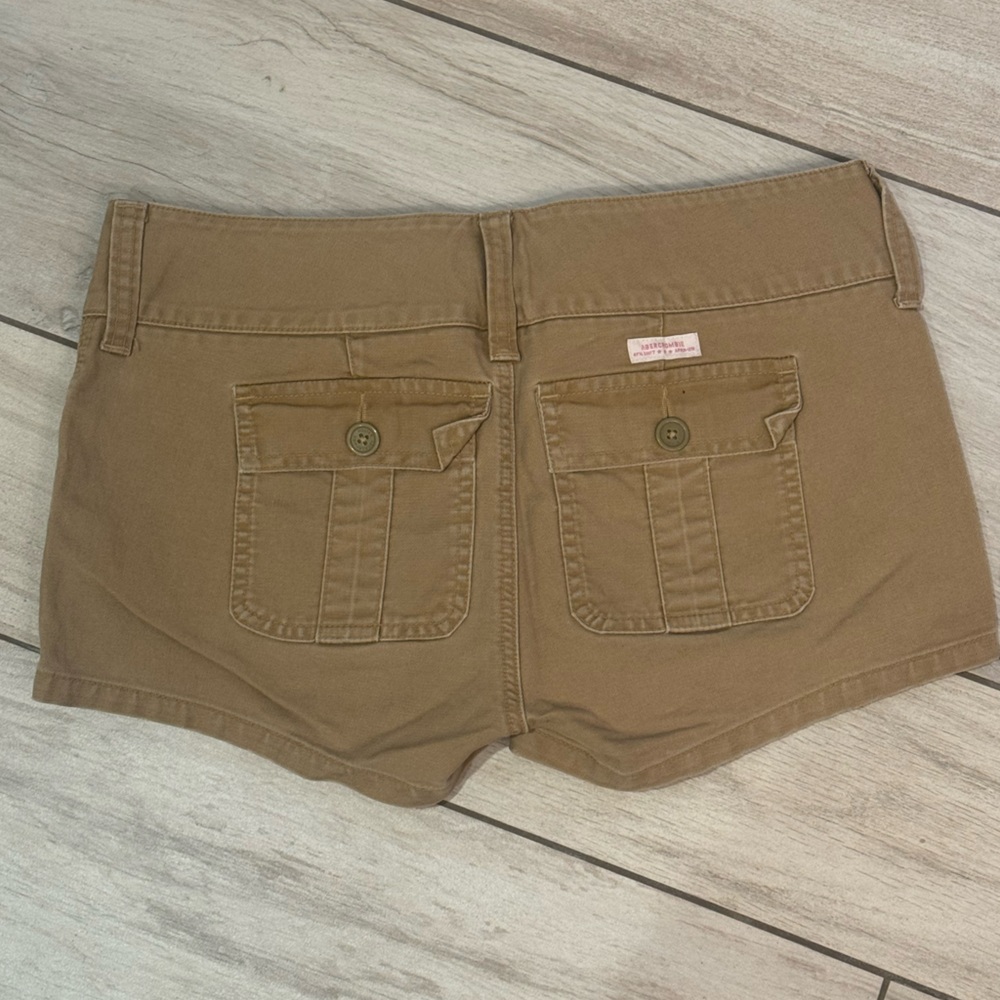 ❌SOLD❌ABERCROMBIE & FITCH Camel Khaki Shorts - Picture 2 of 7